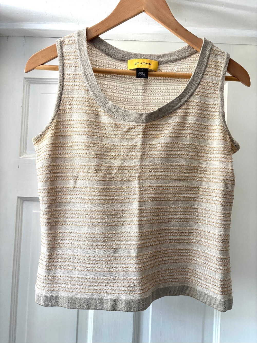 St. John Sleeveless Knit Gold Metallic Thread Top Size Petite